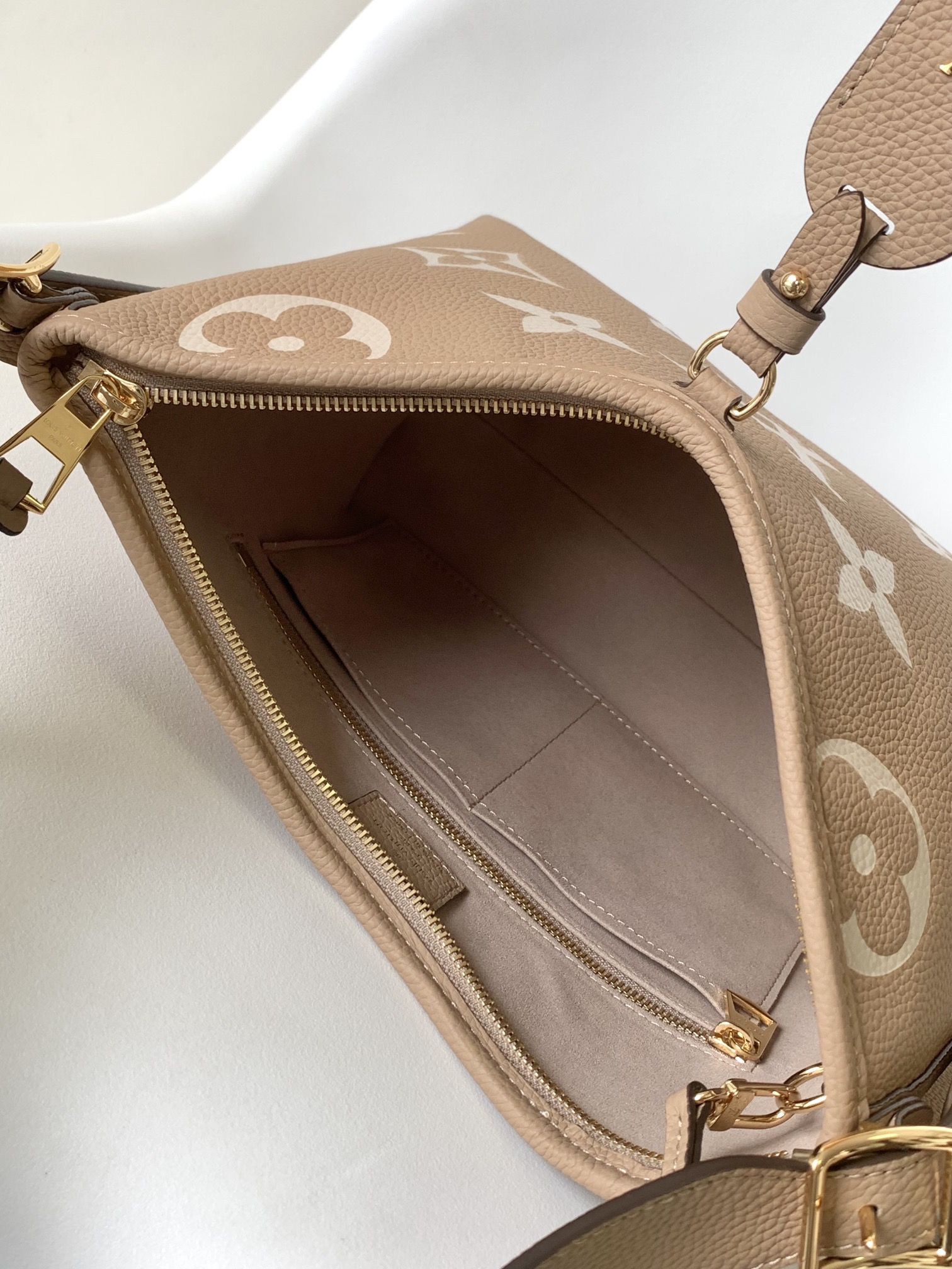 Louis Vuitton Shopping Bags